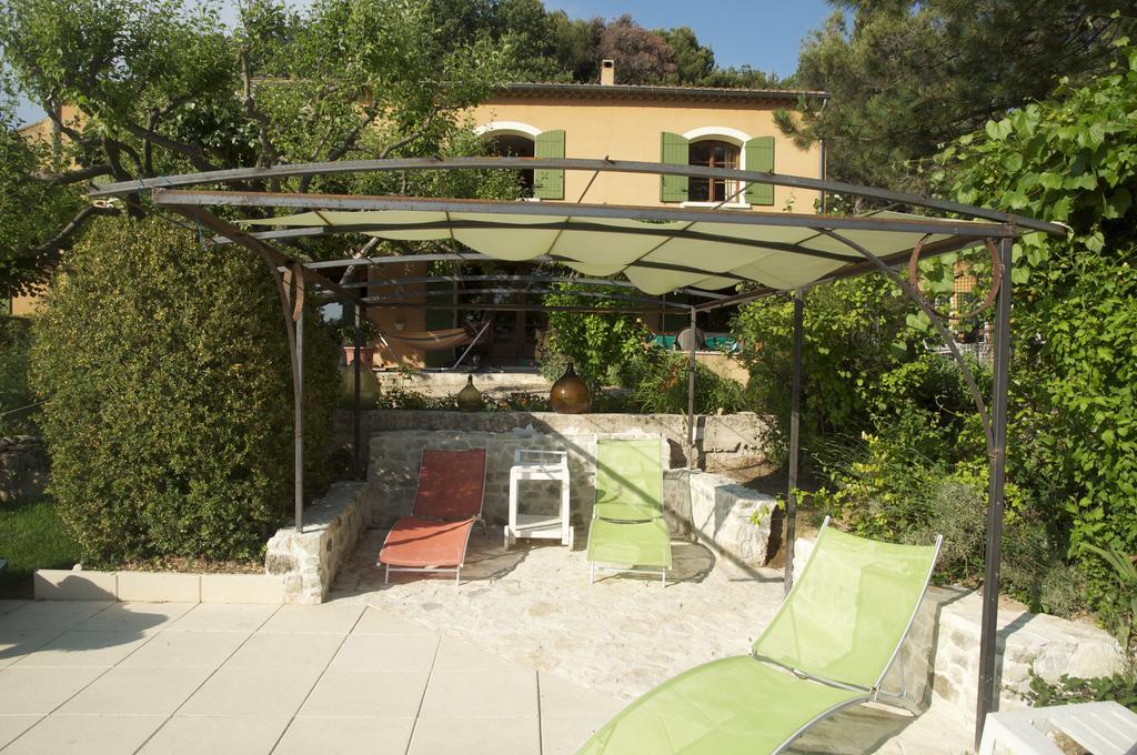 Le Petit Bacalan Mormoiron Quarto foto