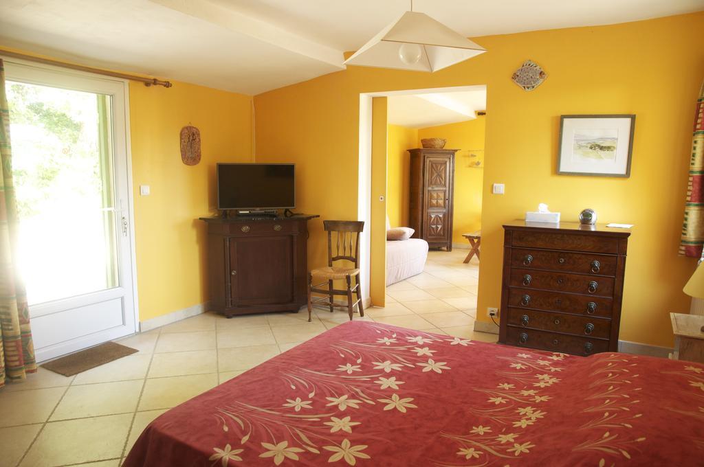 Le Petit Bacalan Mormoiron Quarto foto