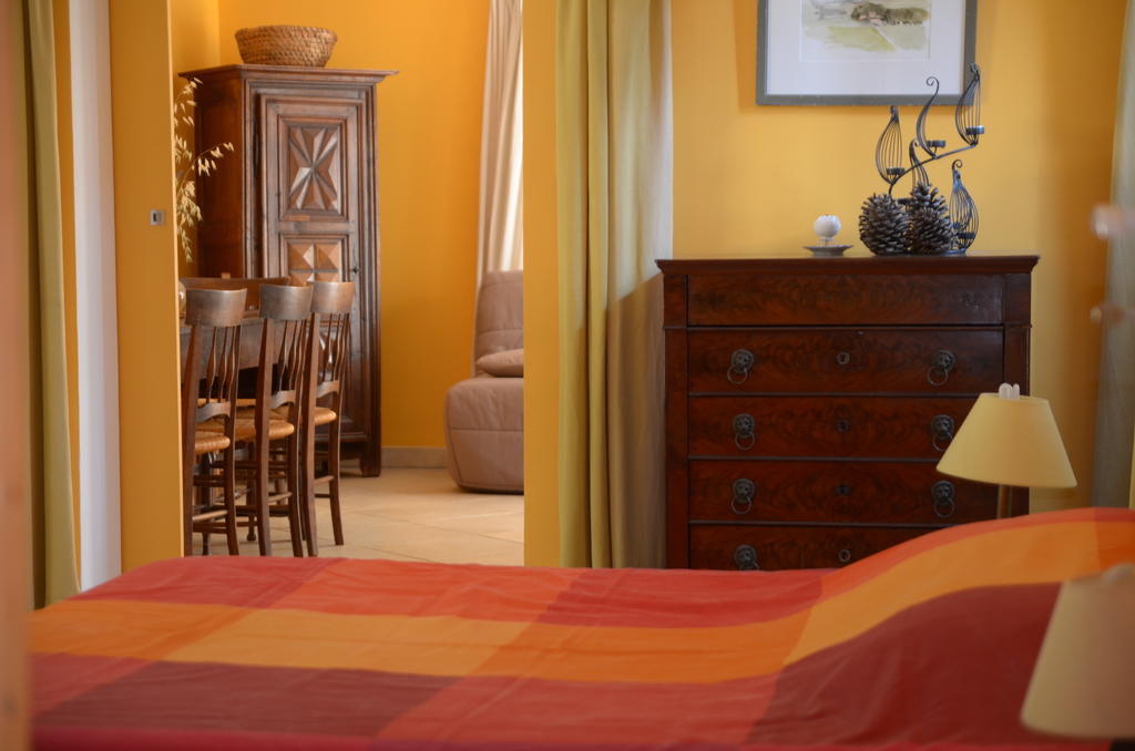 Le Petit Bacalan Mormoiron Quarto foto